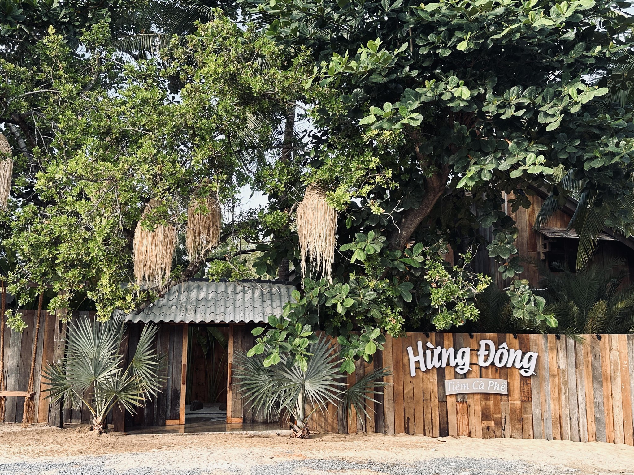 Top 5 quán Cafe view biển Mũi Né sống ảo đẹp không thể bỏ qua
