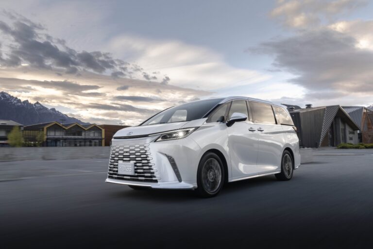 VIP Lexus vehicle class