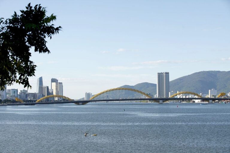 Transfer from Da Nang airport (DAD) to Center of Danang city